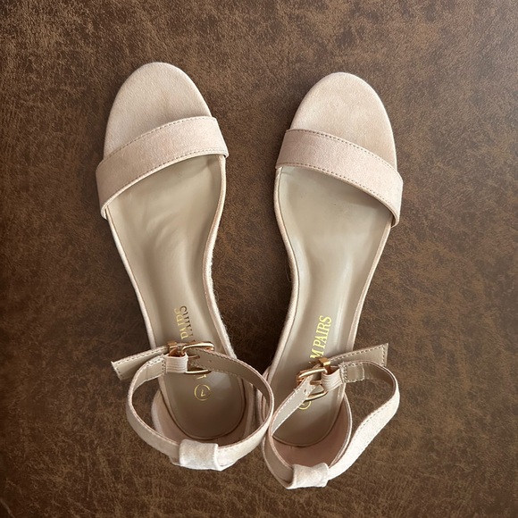 Cream suede wedge ankle strap sandal - Picture 2 of 5